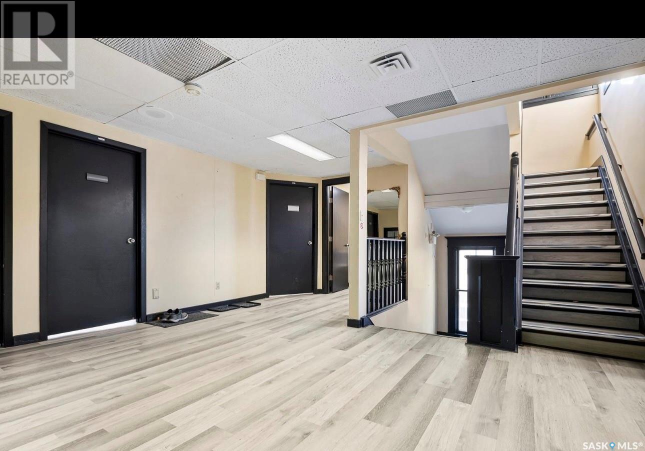 2211 Smith Street Property Photo 3