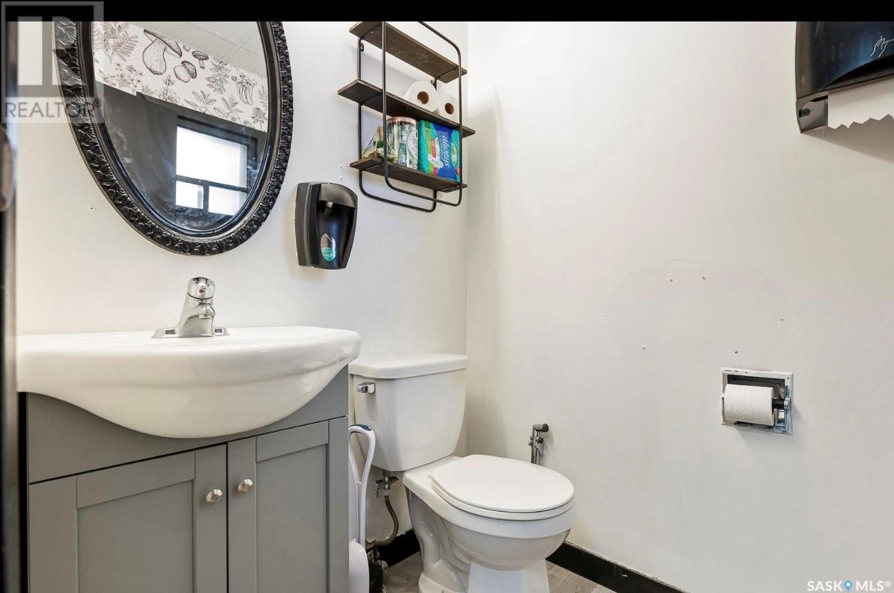 2211 Smith Street Property Photo 4