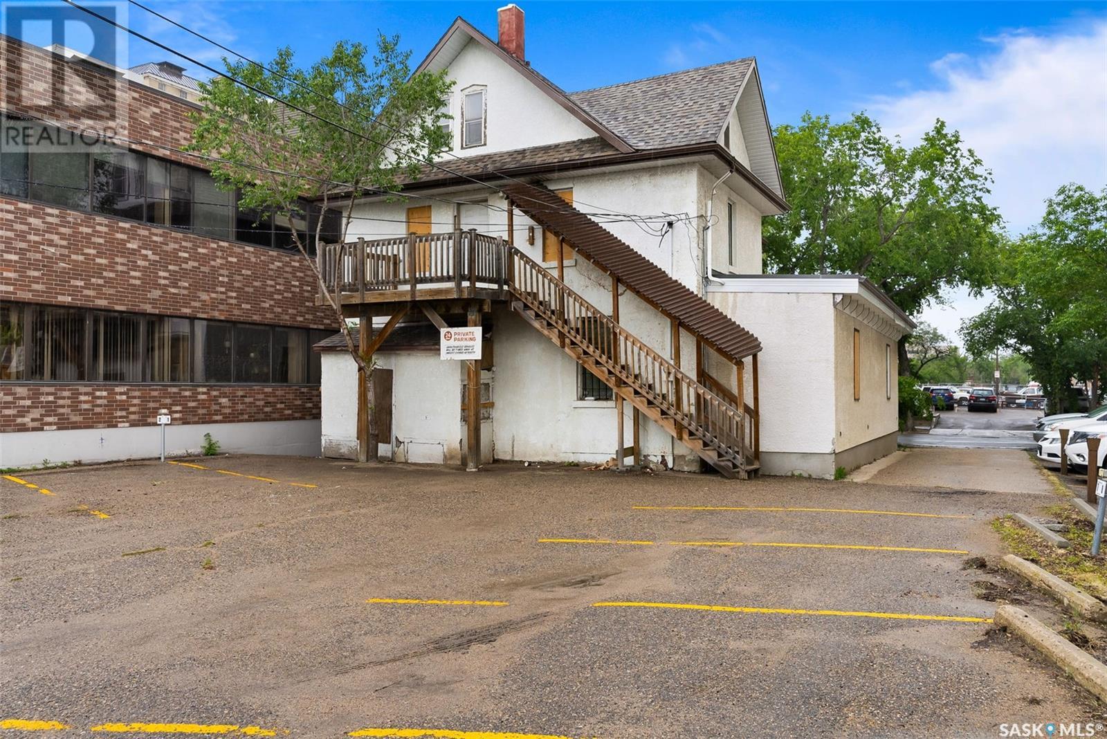 2062 Cornwall Street Property Photo 39