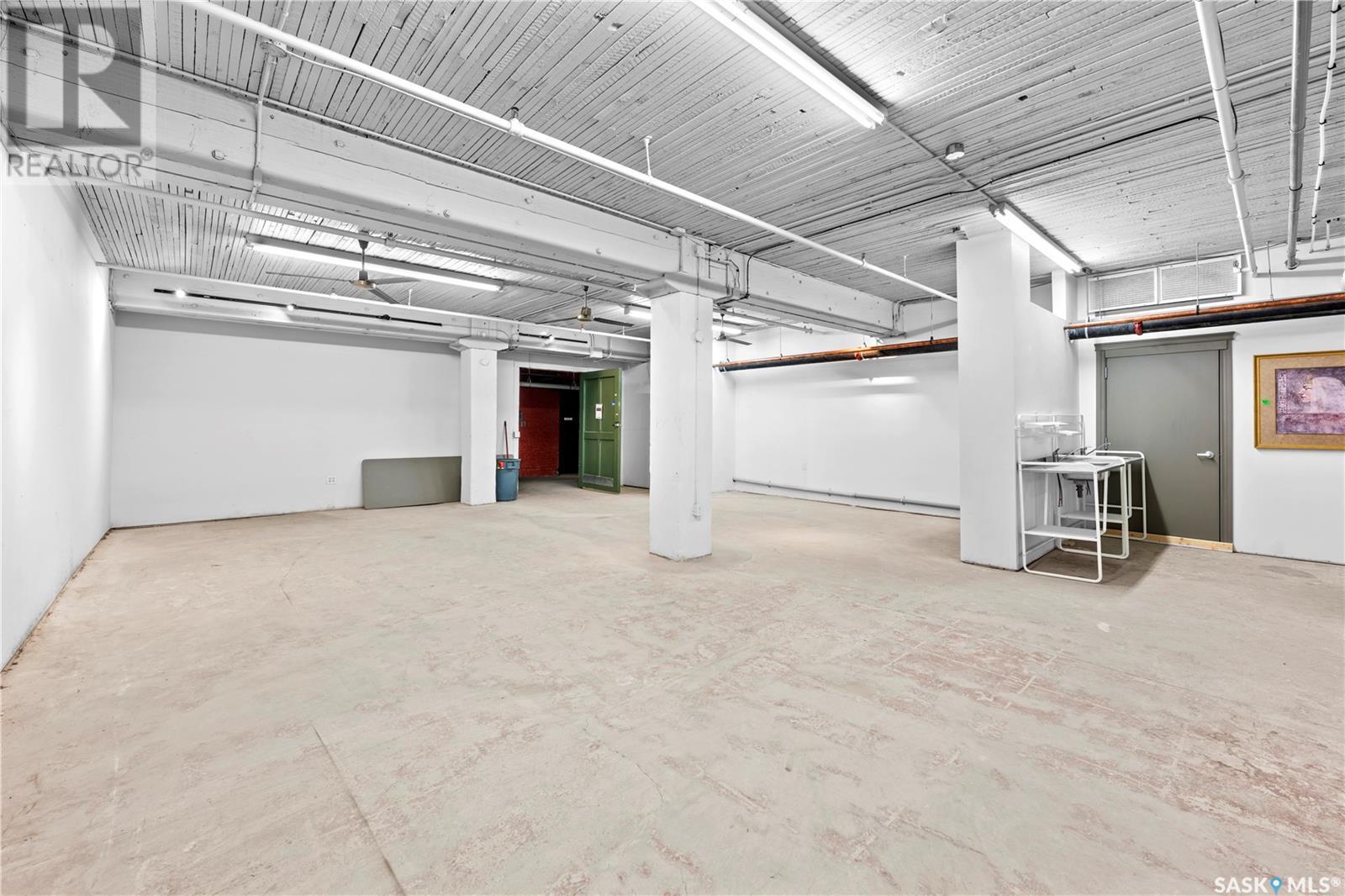B-002(b) 1275 Broad Street Property Photo 7