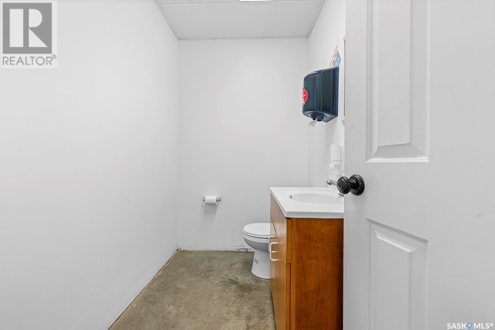 215 River Street Property Photo 16