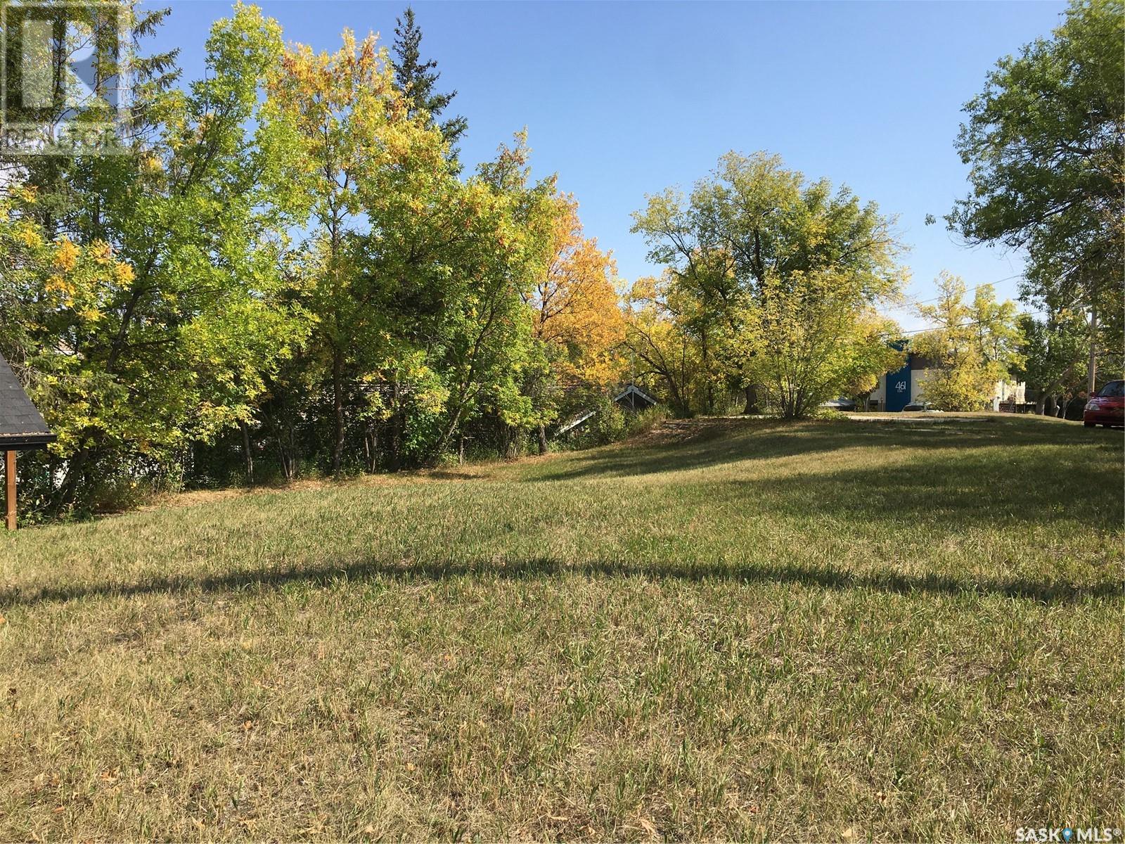 464 13th Street E Property Photo 15