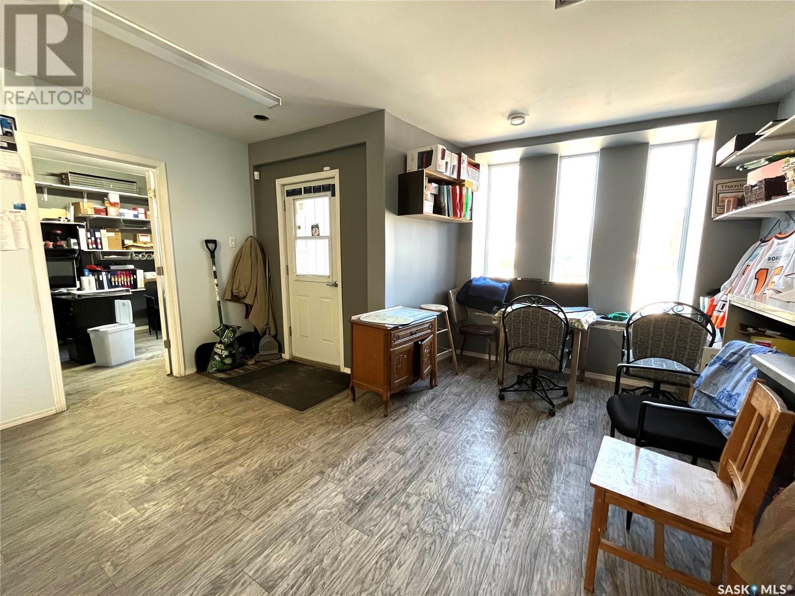 712 Lalonde Street Property Photo 2