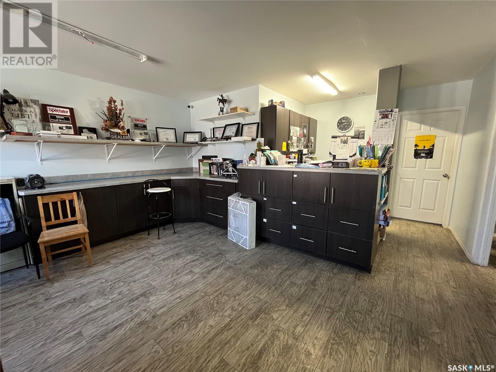 712 Lalonde Street Property Photo 4
