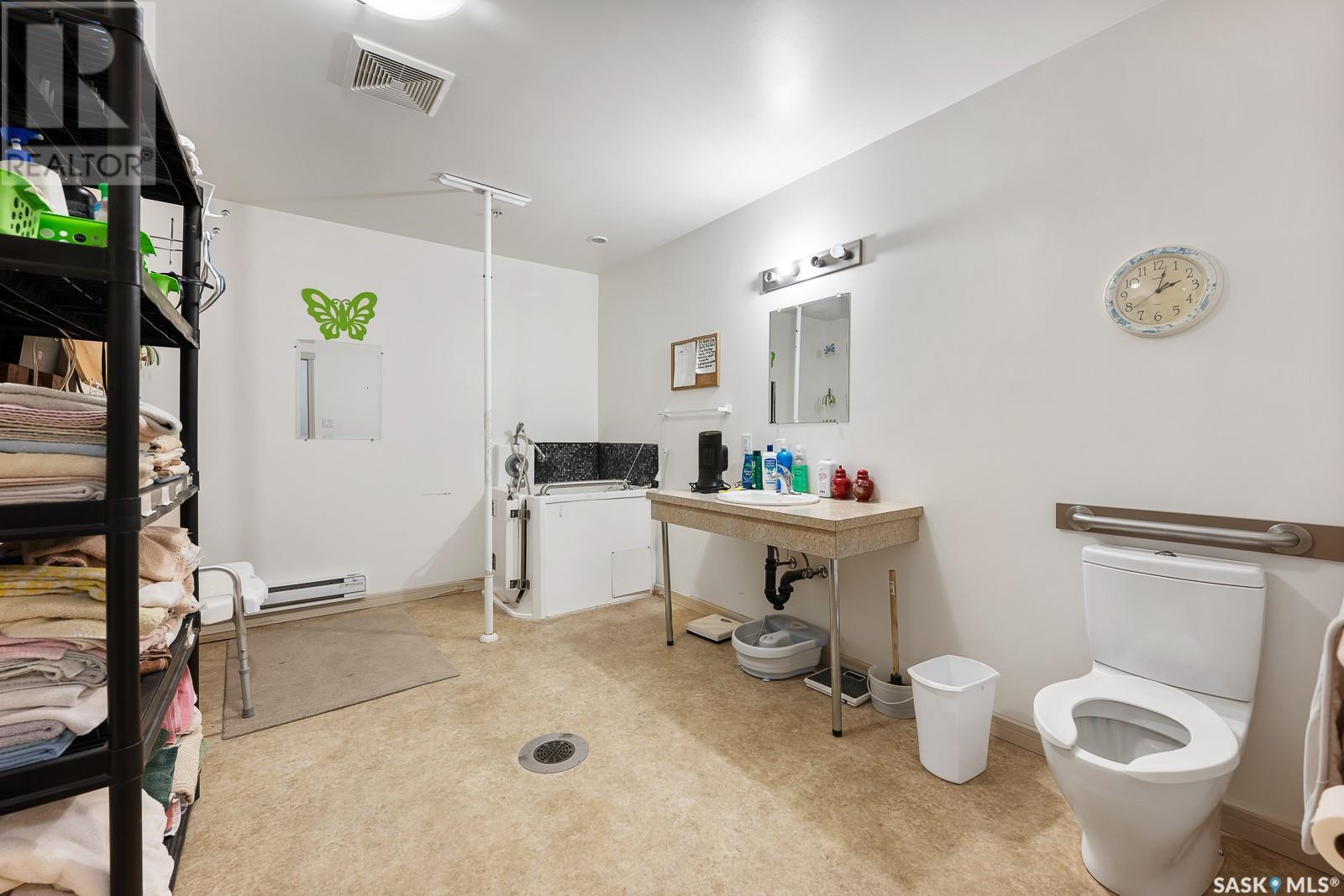 483 Broadway Avenue Property Photo 10