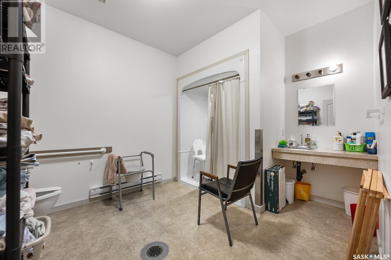 483 Broadway Avenue Property Photo 12