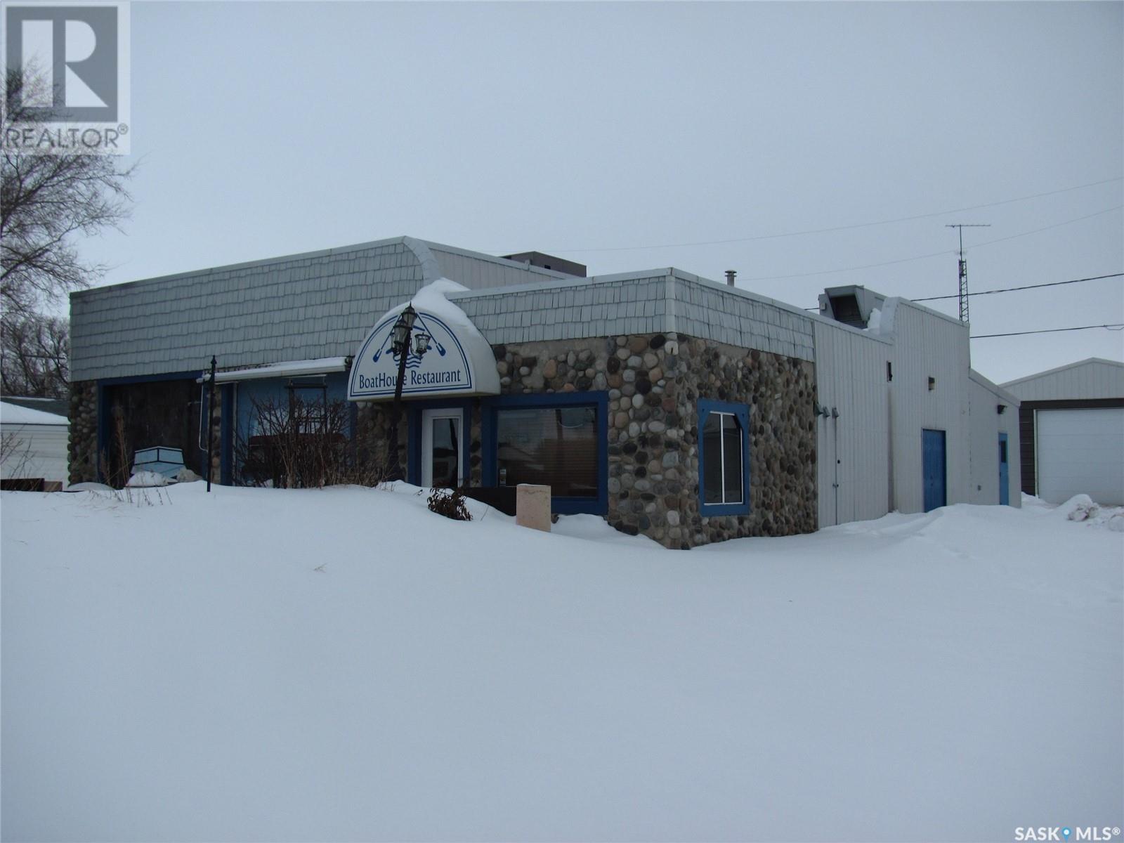 116 Saskatchewan Street Property Photo 3