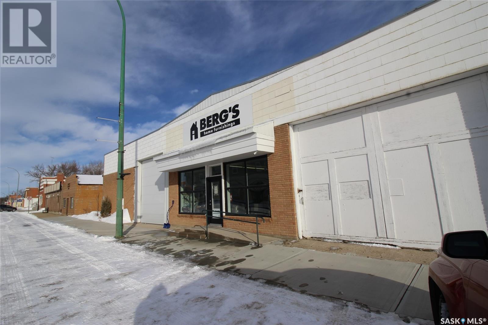 140 Centre Street Property Photo 27