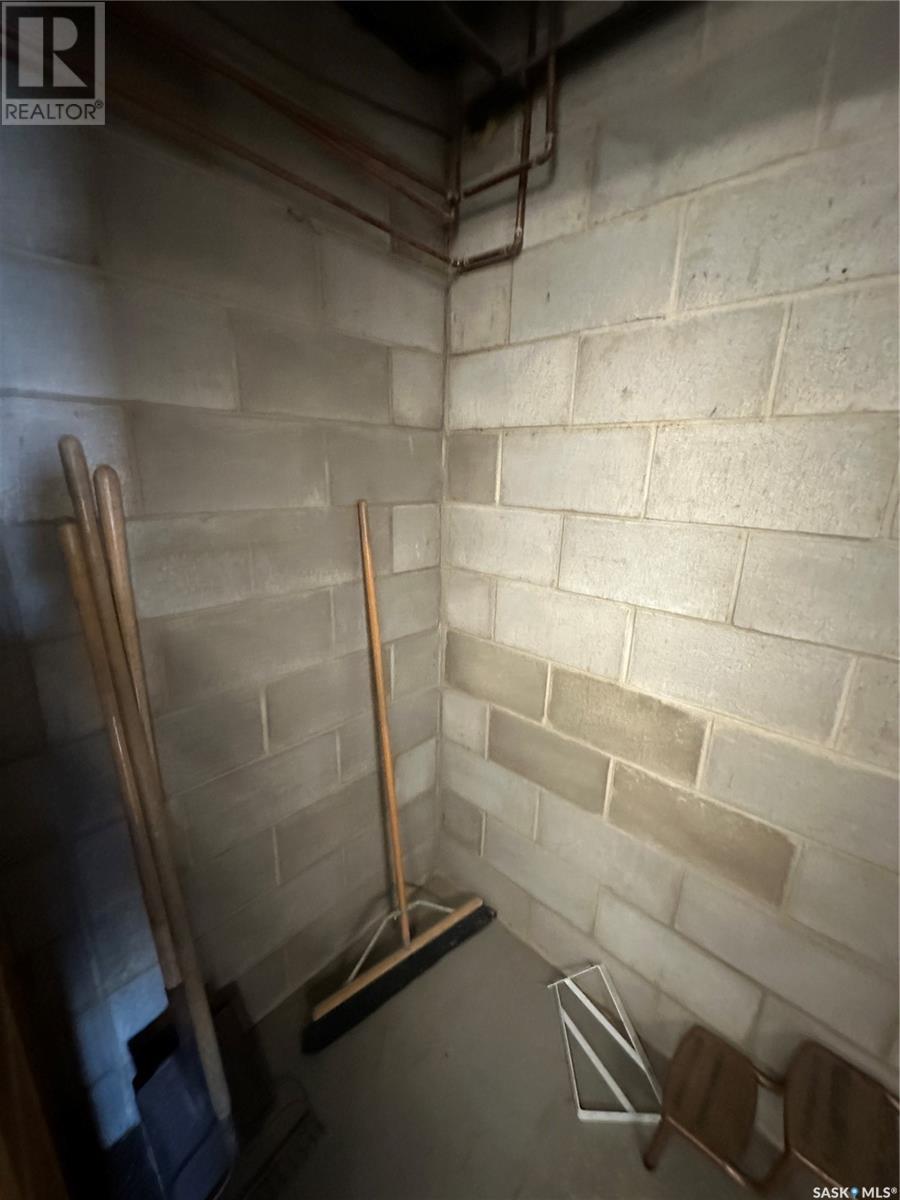 411 Victoria Avenue Property Photo 6
