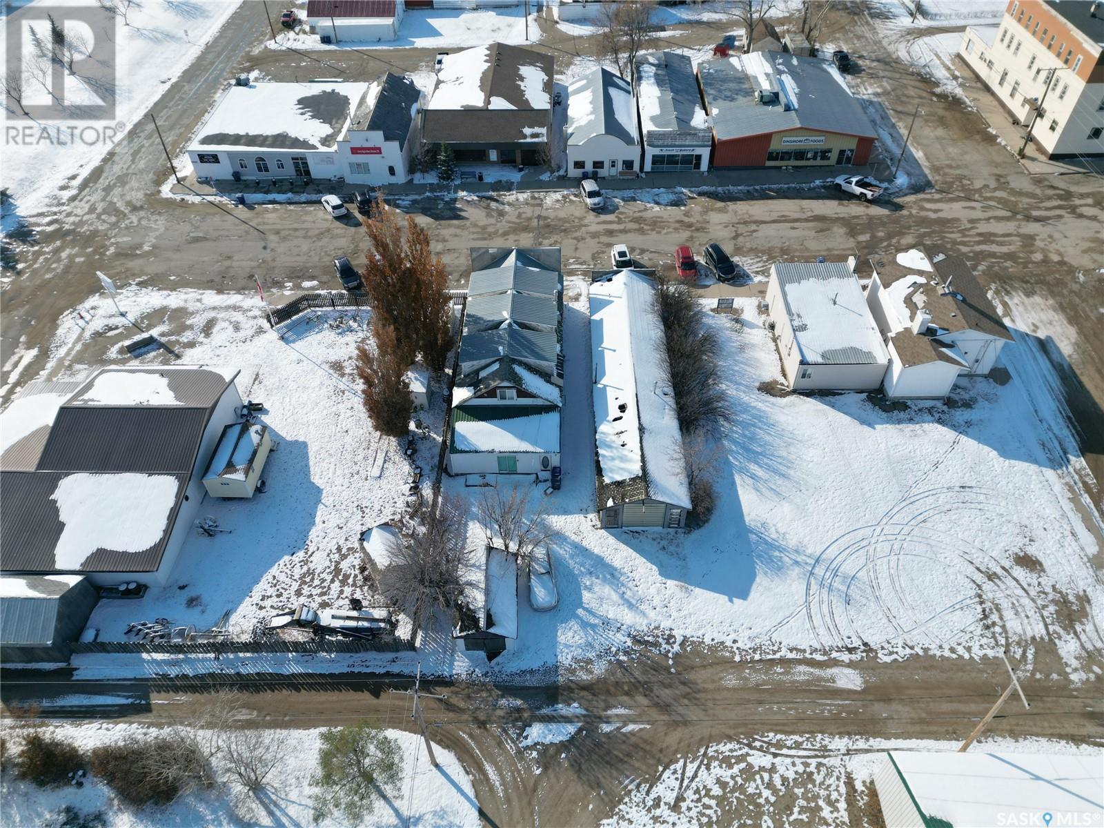 105 Main Street Property Photo 5
