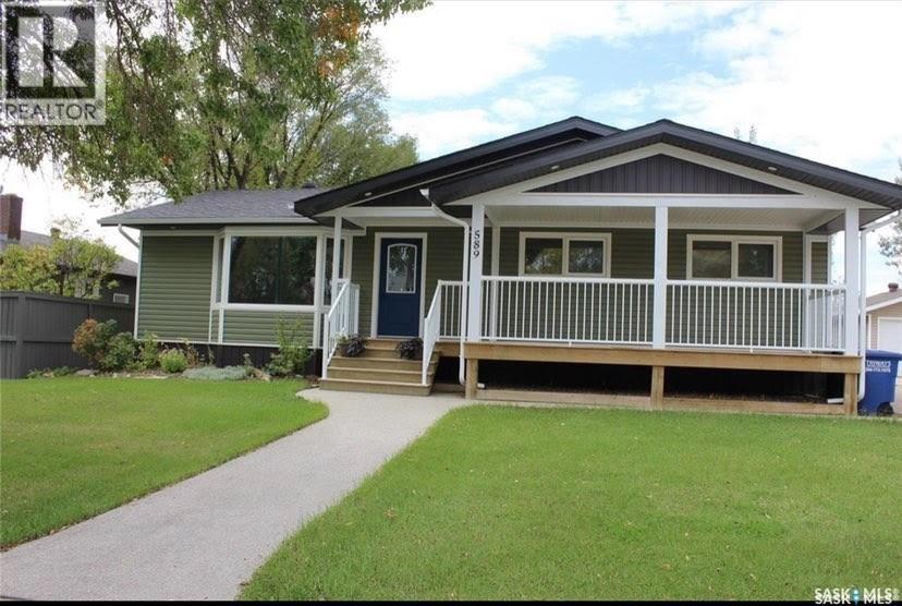 589 Poplar CRESCENT Property Photo 1