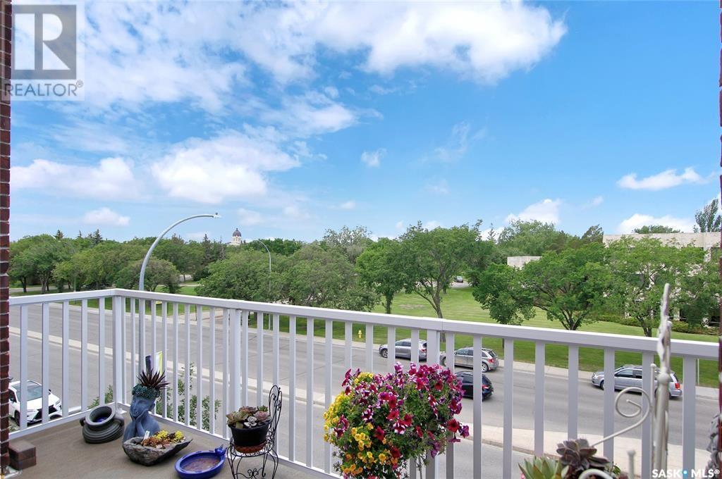 303 1715 Badham Boulevard Property Photo 23