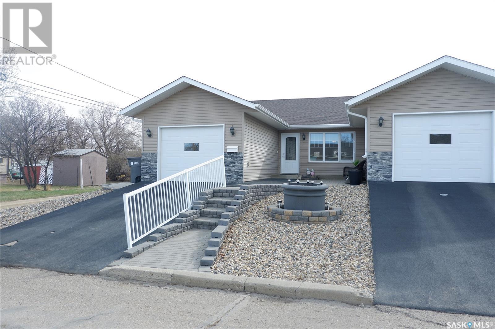 1 401 3rd Avenue E Property Photo 1