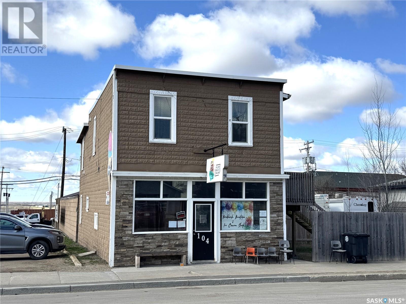 104 2nd Avenue W Property Photo 1