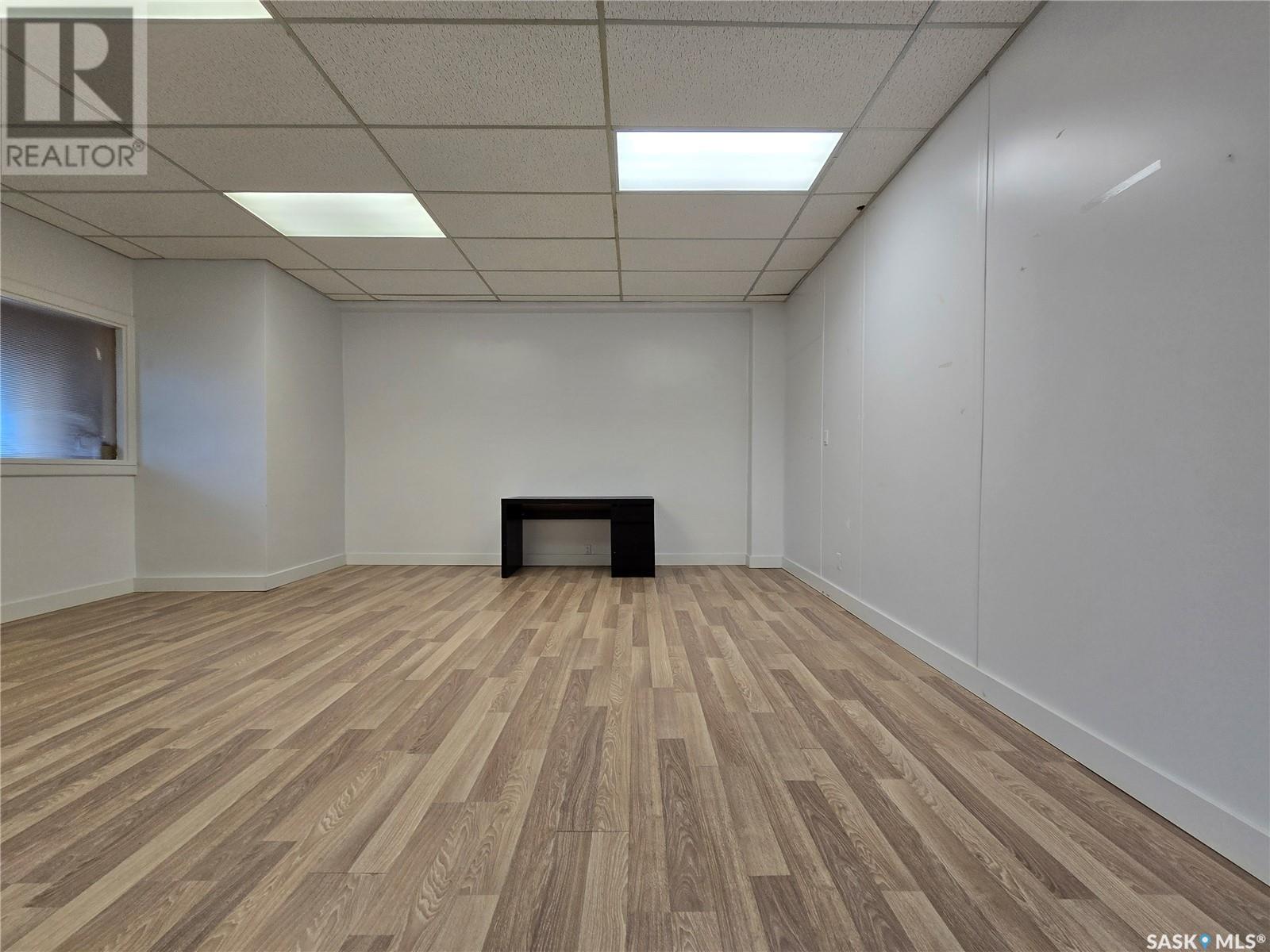 44 Fairford Street W Property Photo 2