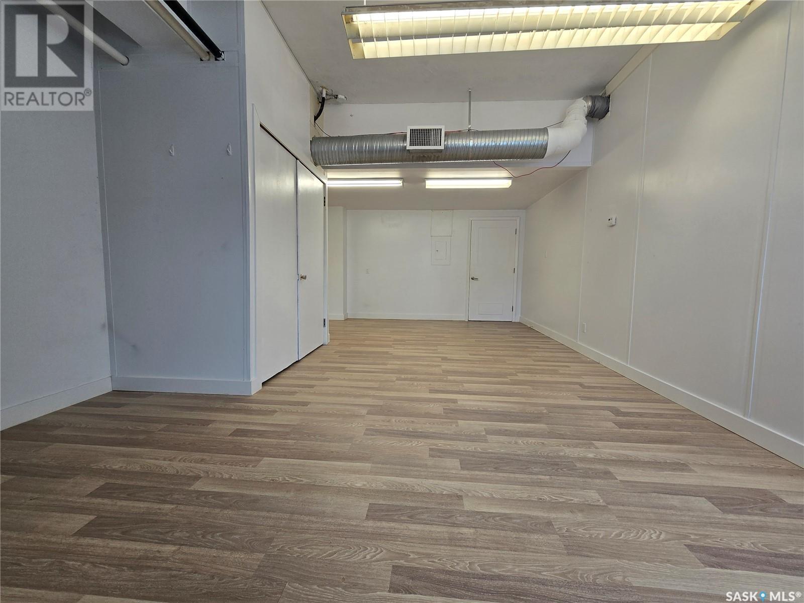 44 Fairford Street W Property Photo 11