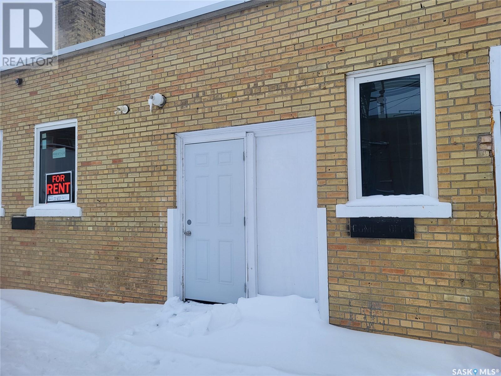 44 Fairford Street W Property Photo 12