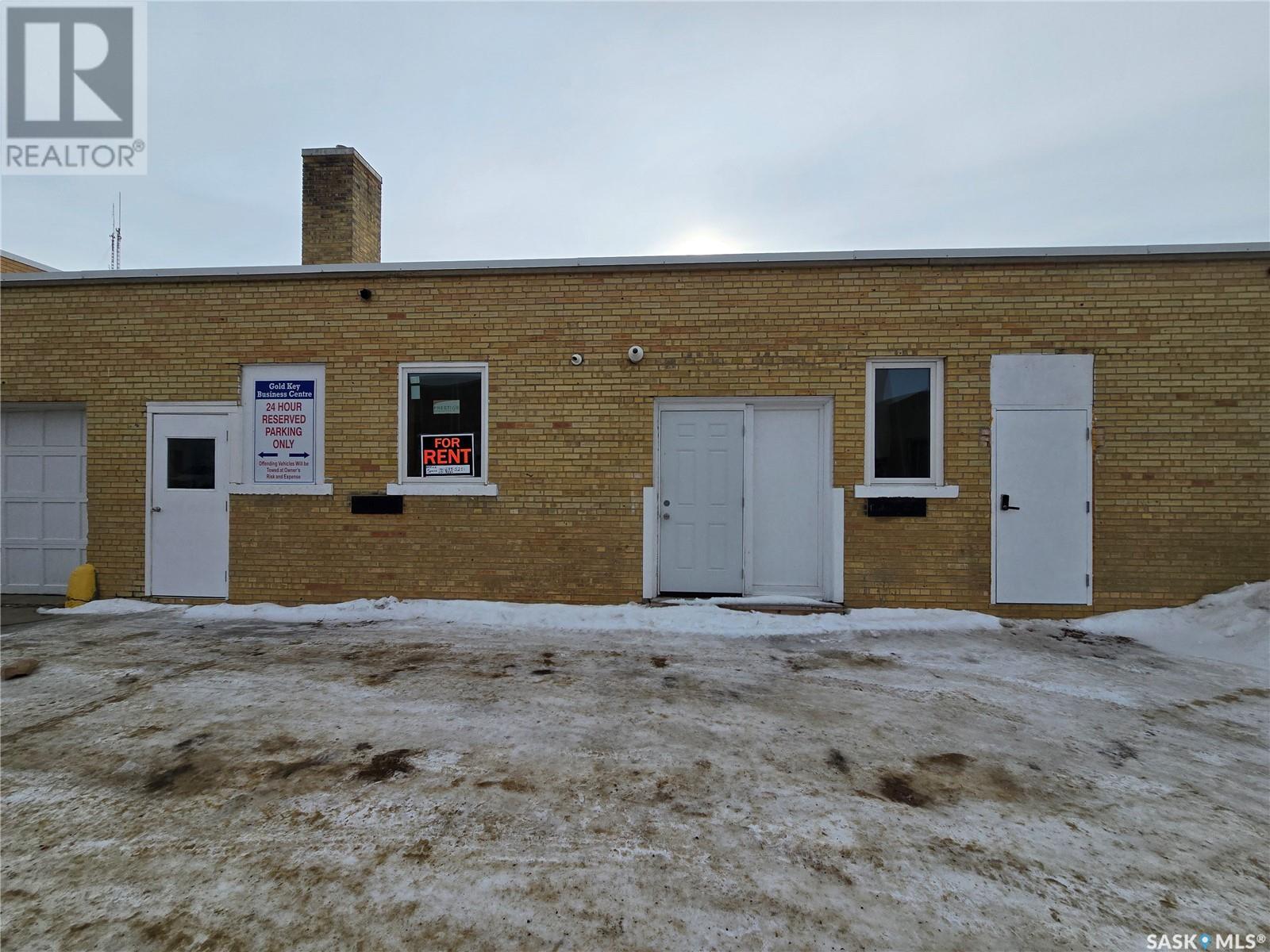44 Fairford Street W Property Photo 13