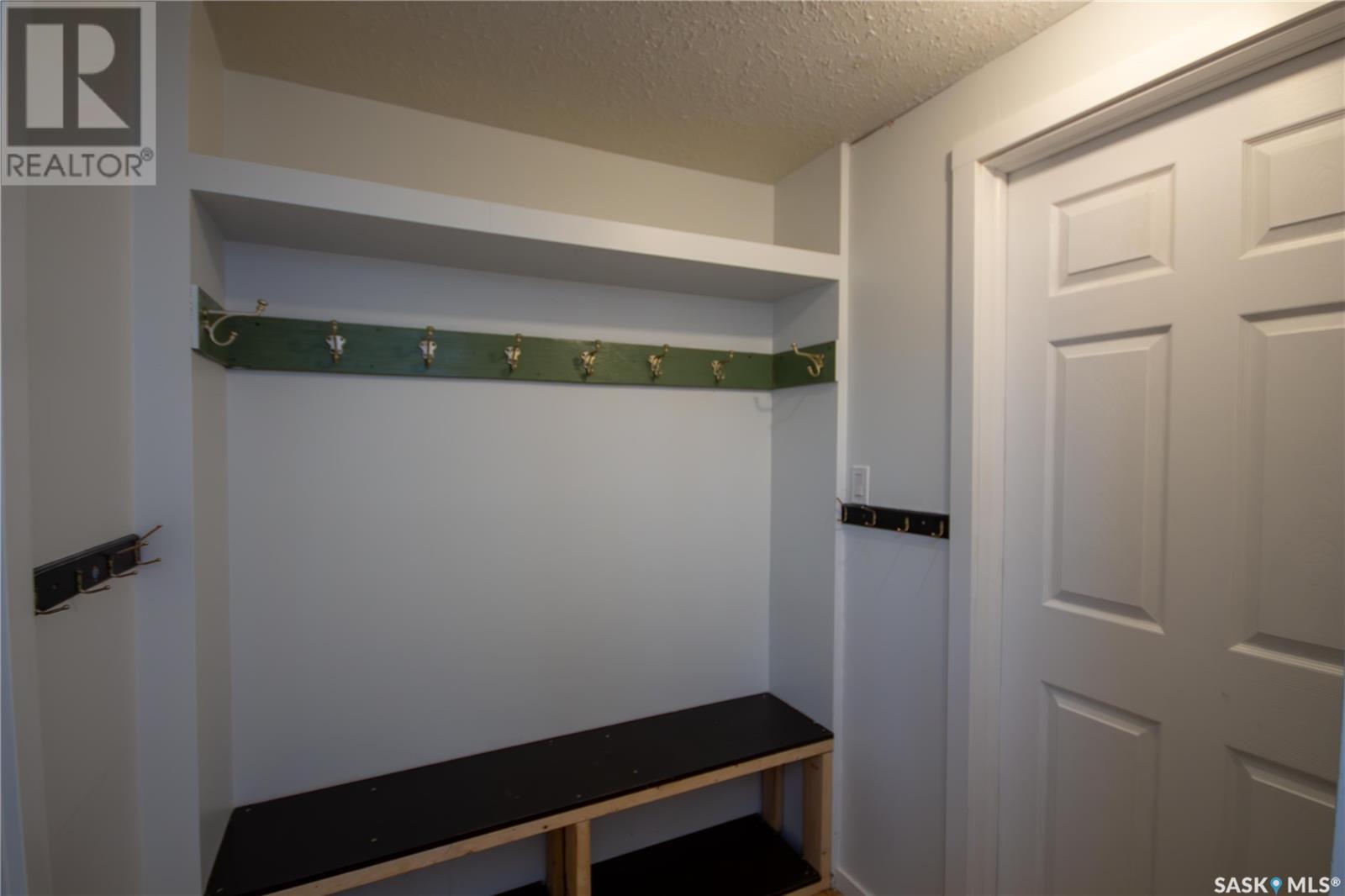 262 21st Street W Property Photo 2