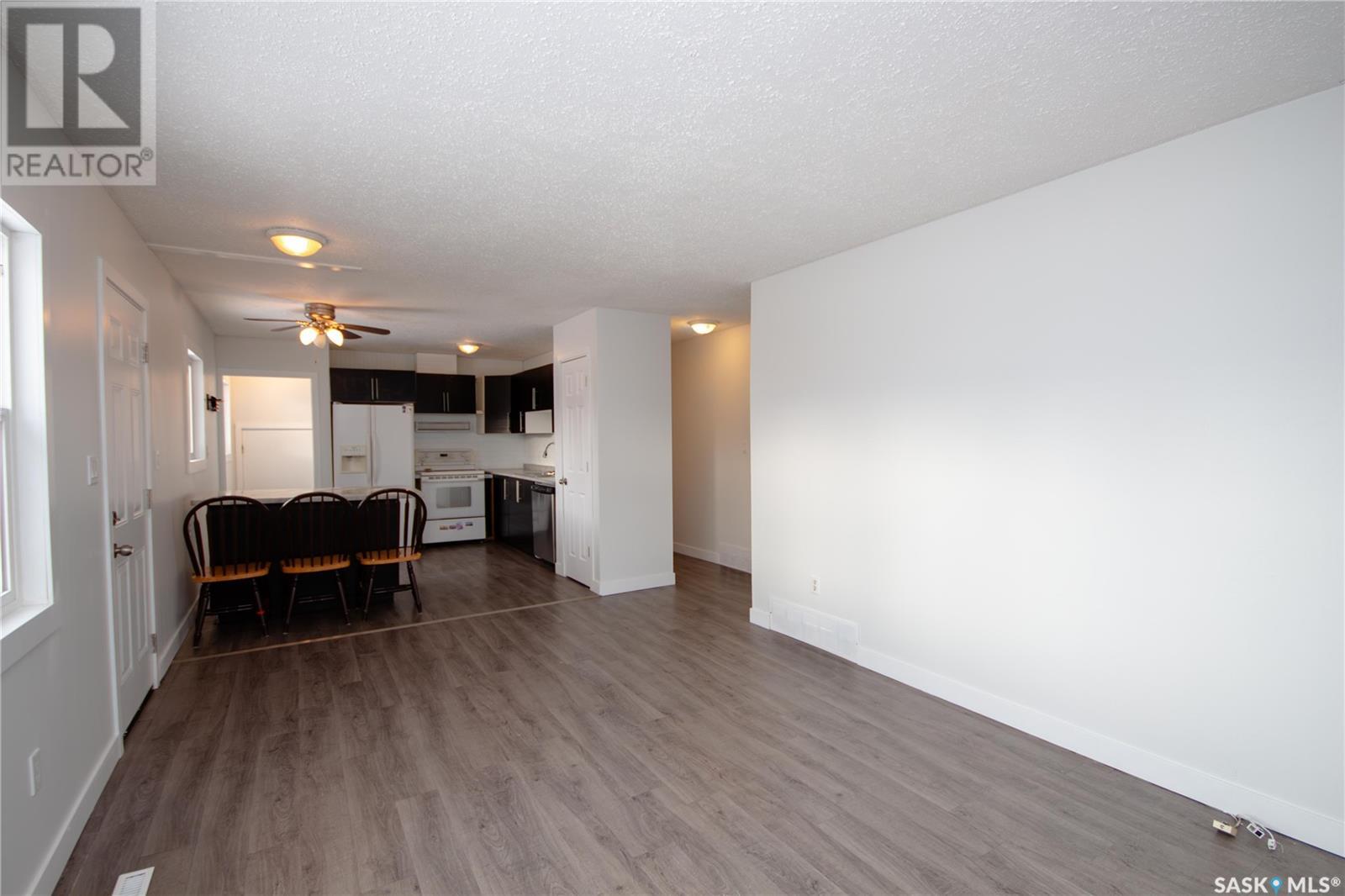 262 21st Street W Property Photo 6