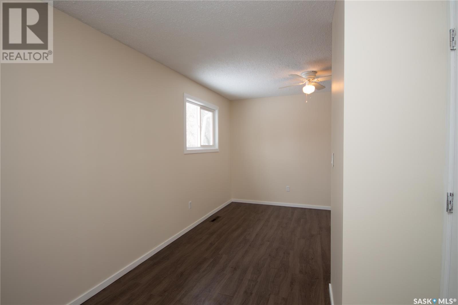 262 21st Street W Property Photo 8