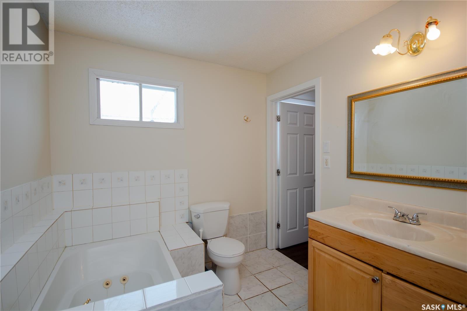 262 21st Street W Property Photo 9