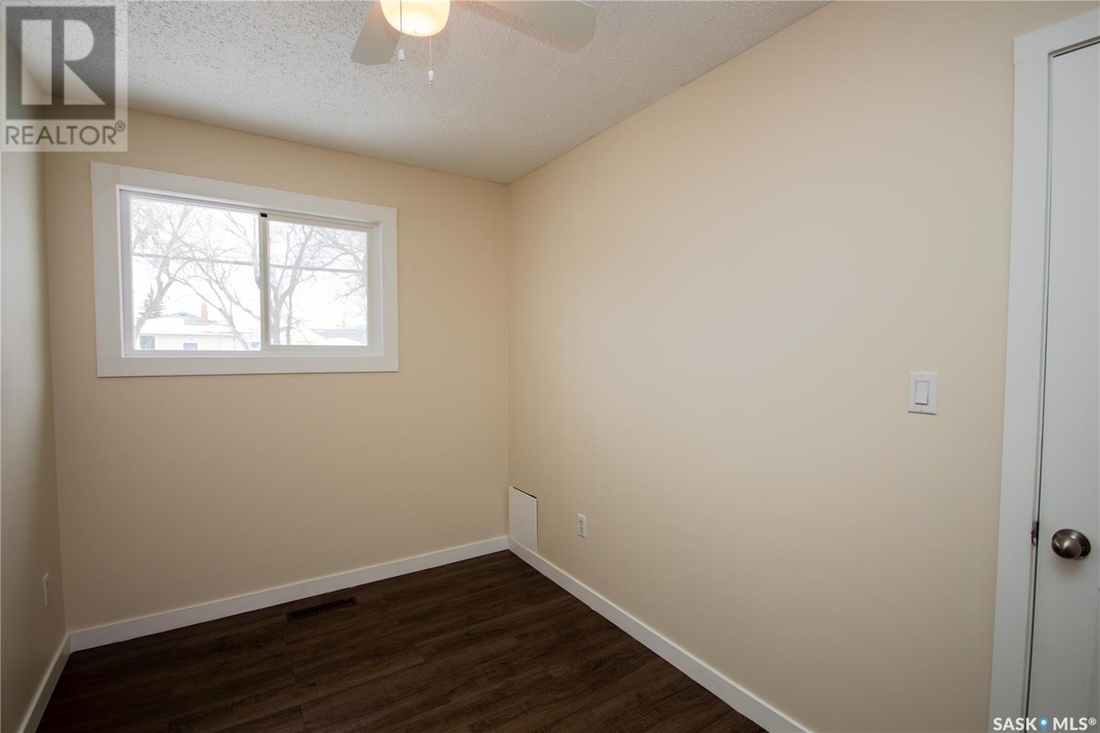262 21st Street W Property Photo 11