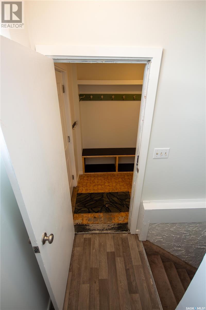 262 21st Street W Property Photo 14
