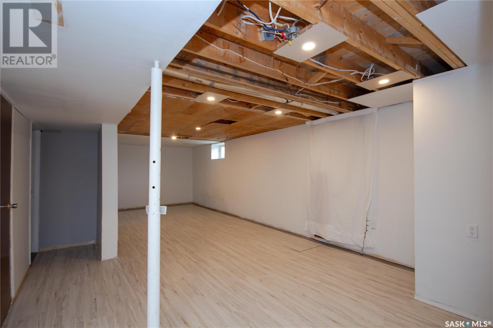 262 21st Street W Property Photo 15