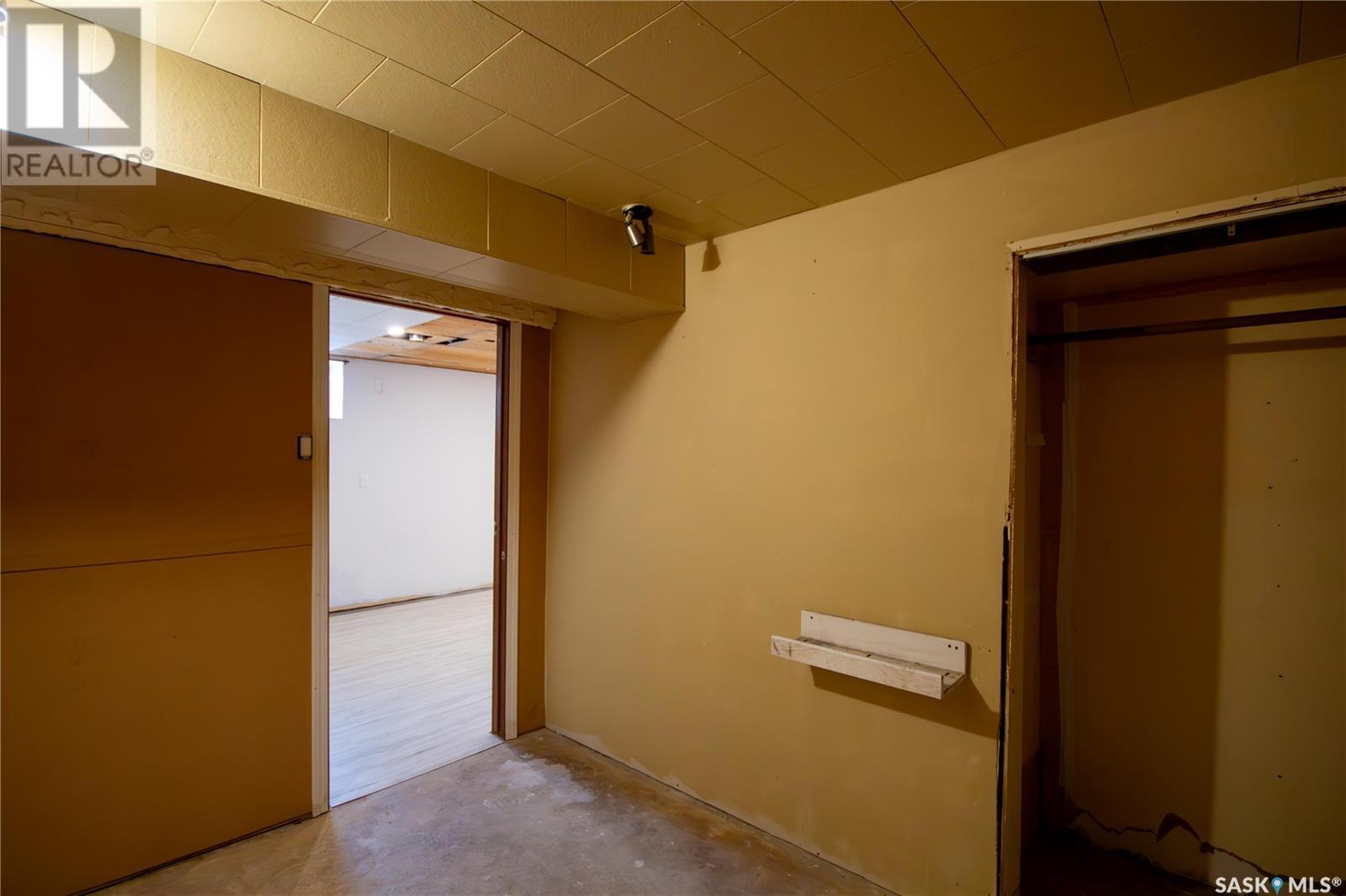 262 21st Street W Property Photo 20