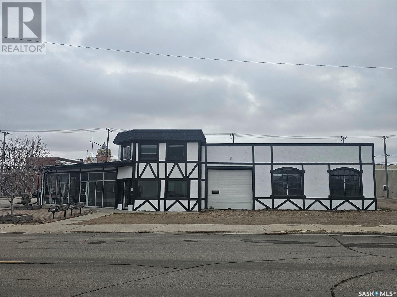 3 520 9th STREET Property Photo 1