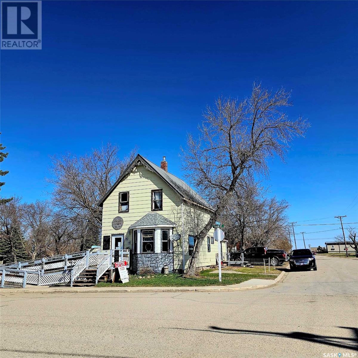 702 Main Street Property Photo 1