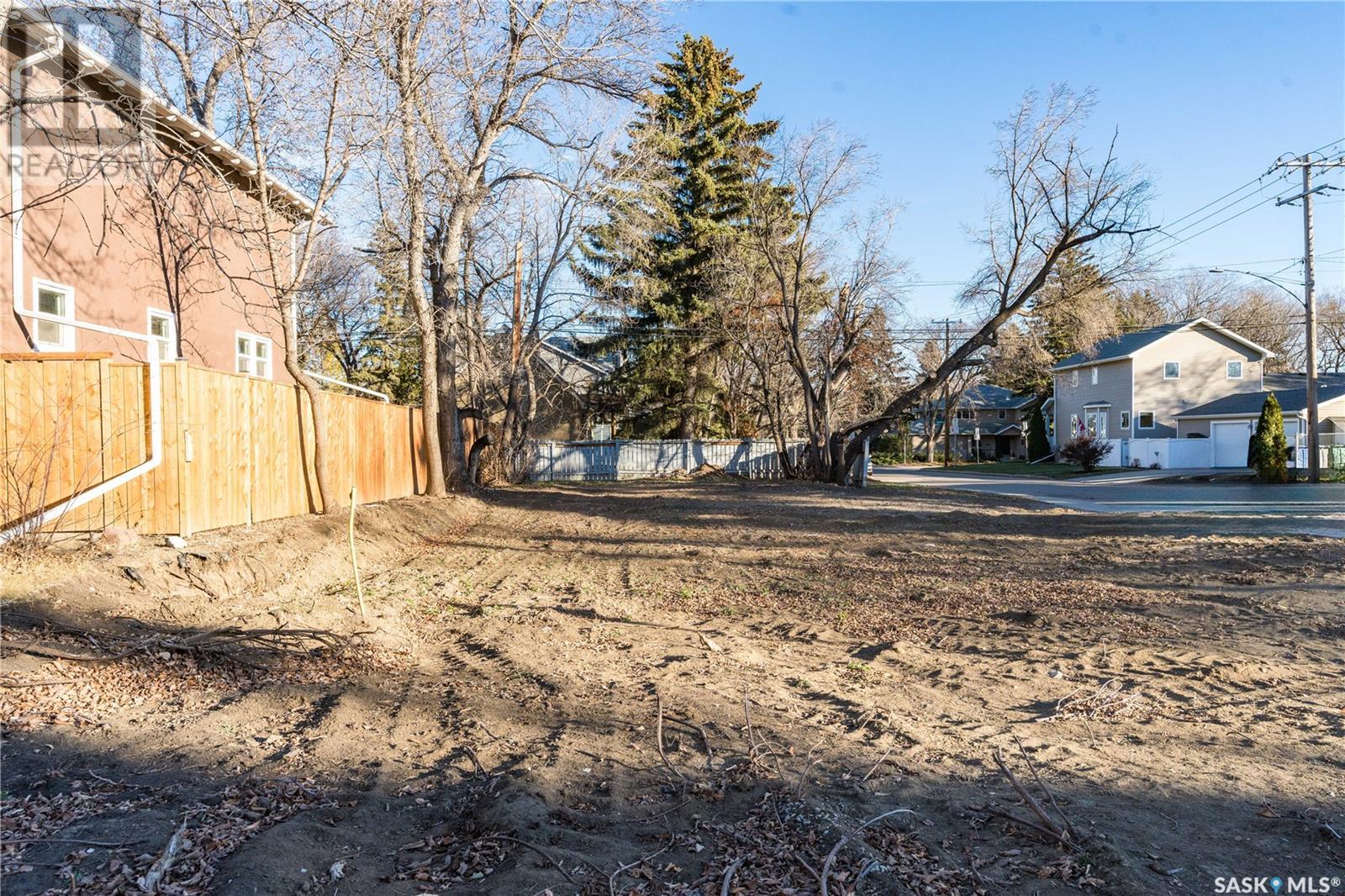 217 Clarence Avenue S Property Photo 2