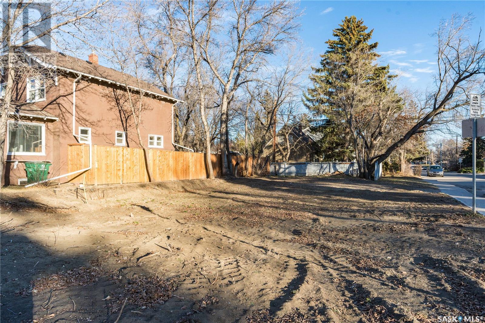 217 Clarence Avenue S Property Photo 3