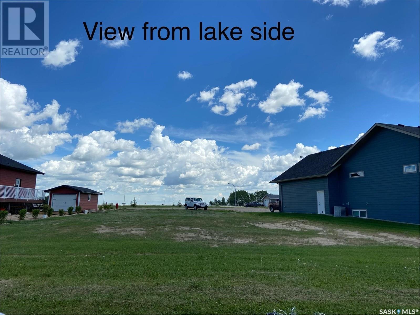 112 Lakeridge Crescent Property Photo 2