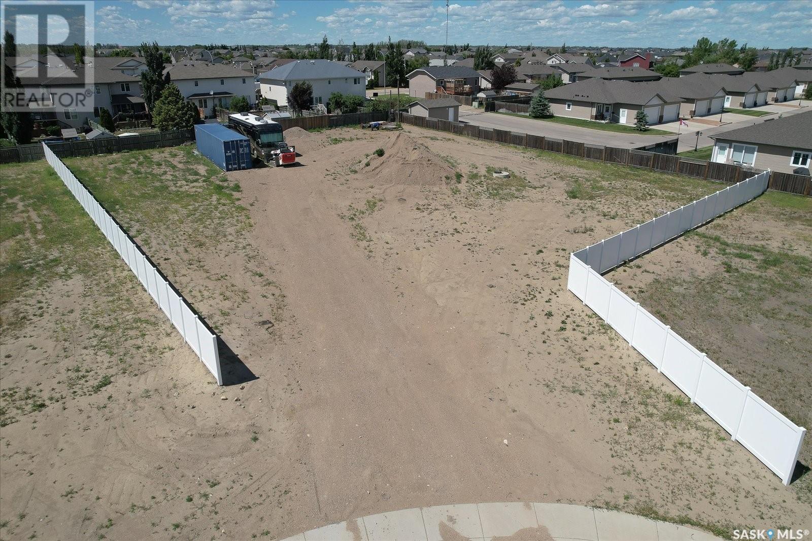 9 Loewen Court Property Photo 4
