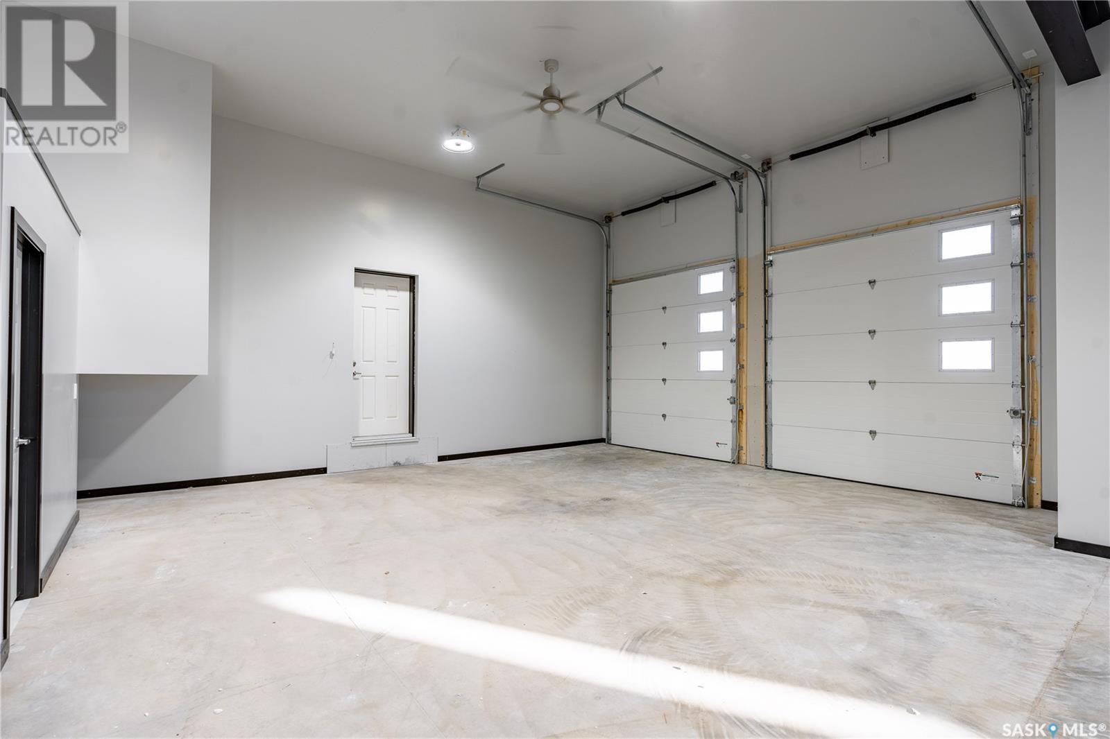 9 Loewen Court Property Photo 10