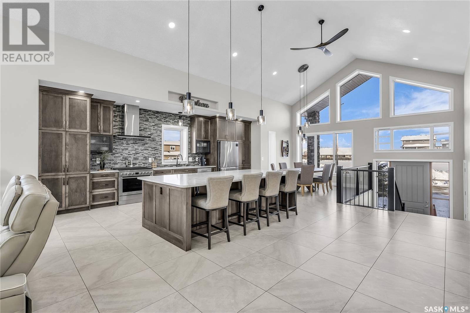 9 Loewen Court Property Photo 16