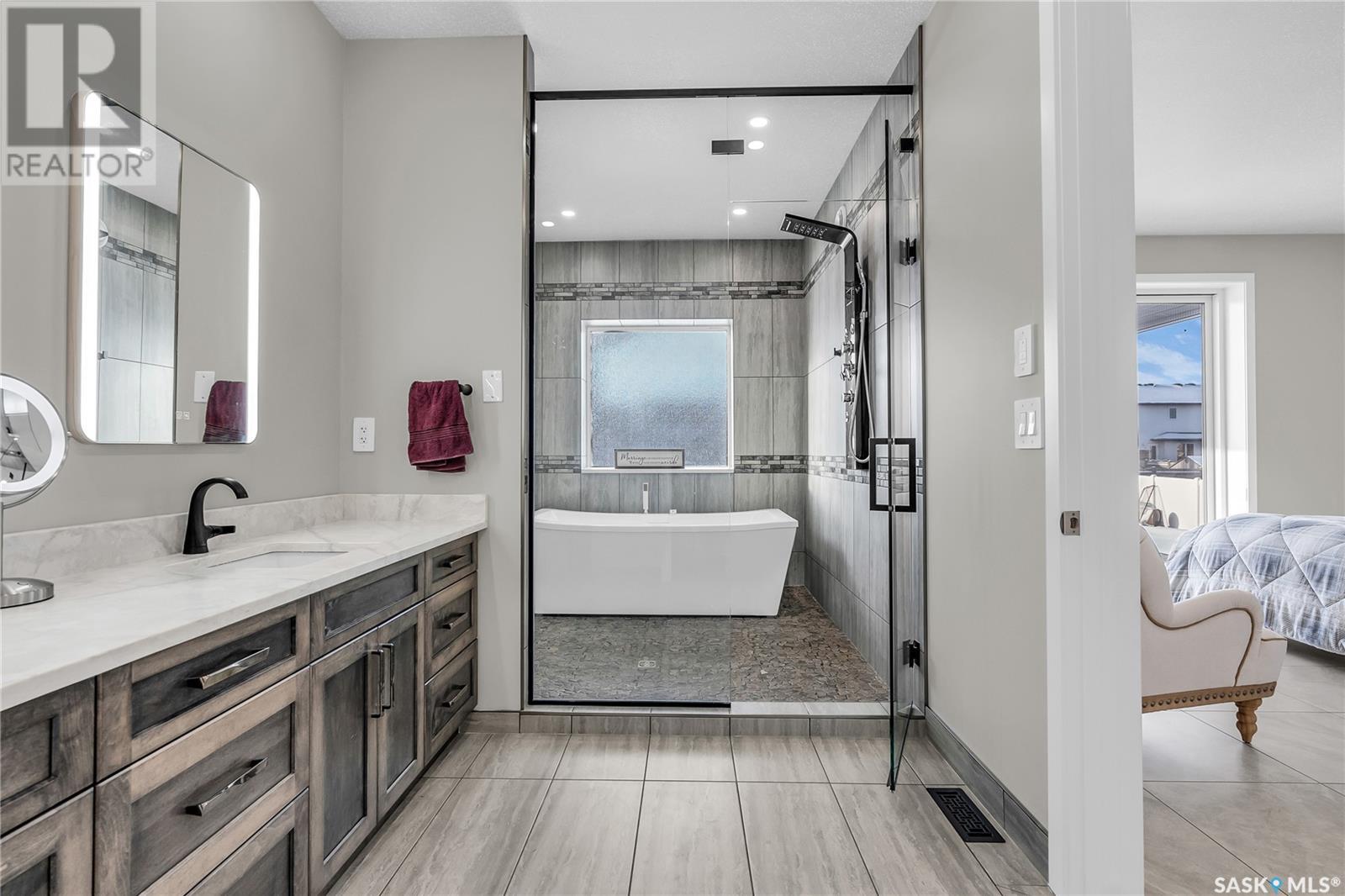 9 Loewen Court Property Photo 31