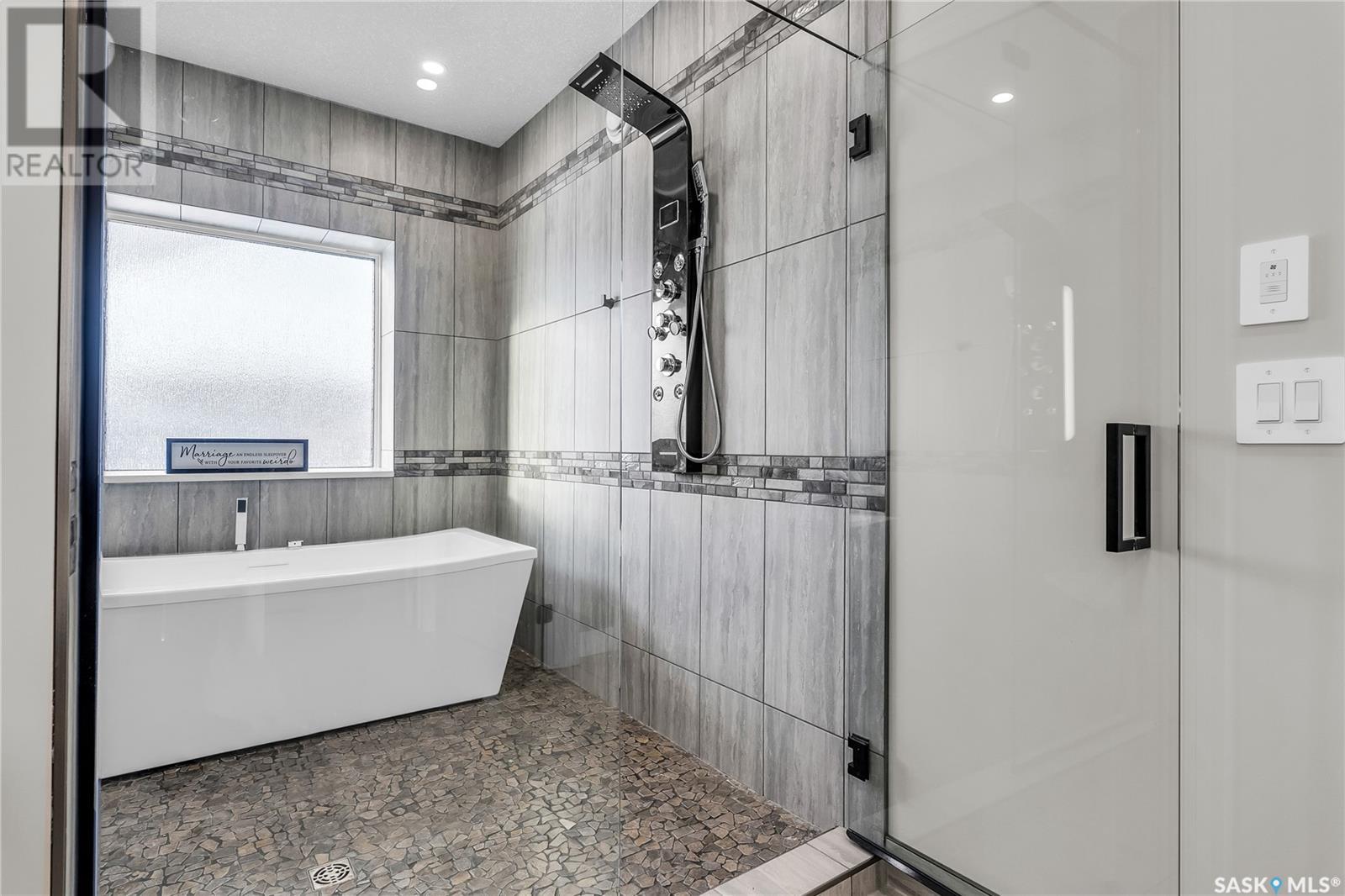9 Loewen Court Property Photo 33