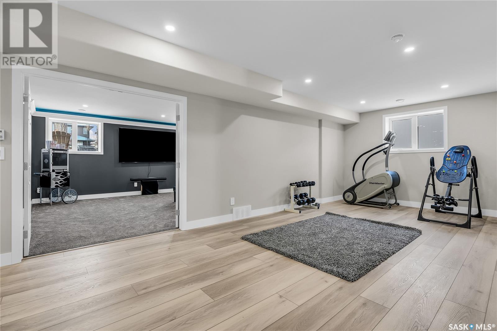 9 Loewen Court Property Photo 36