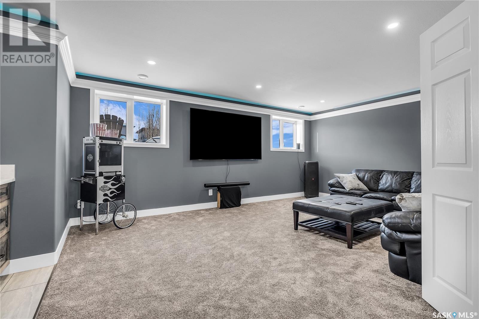 9 Loewen Court Property Photo 37