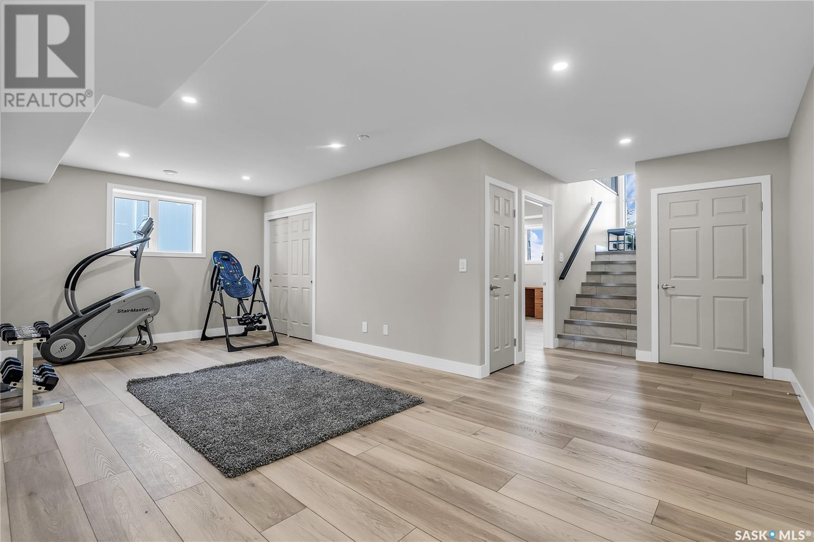 9 Loewen Court Property Photo 40