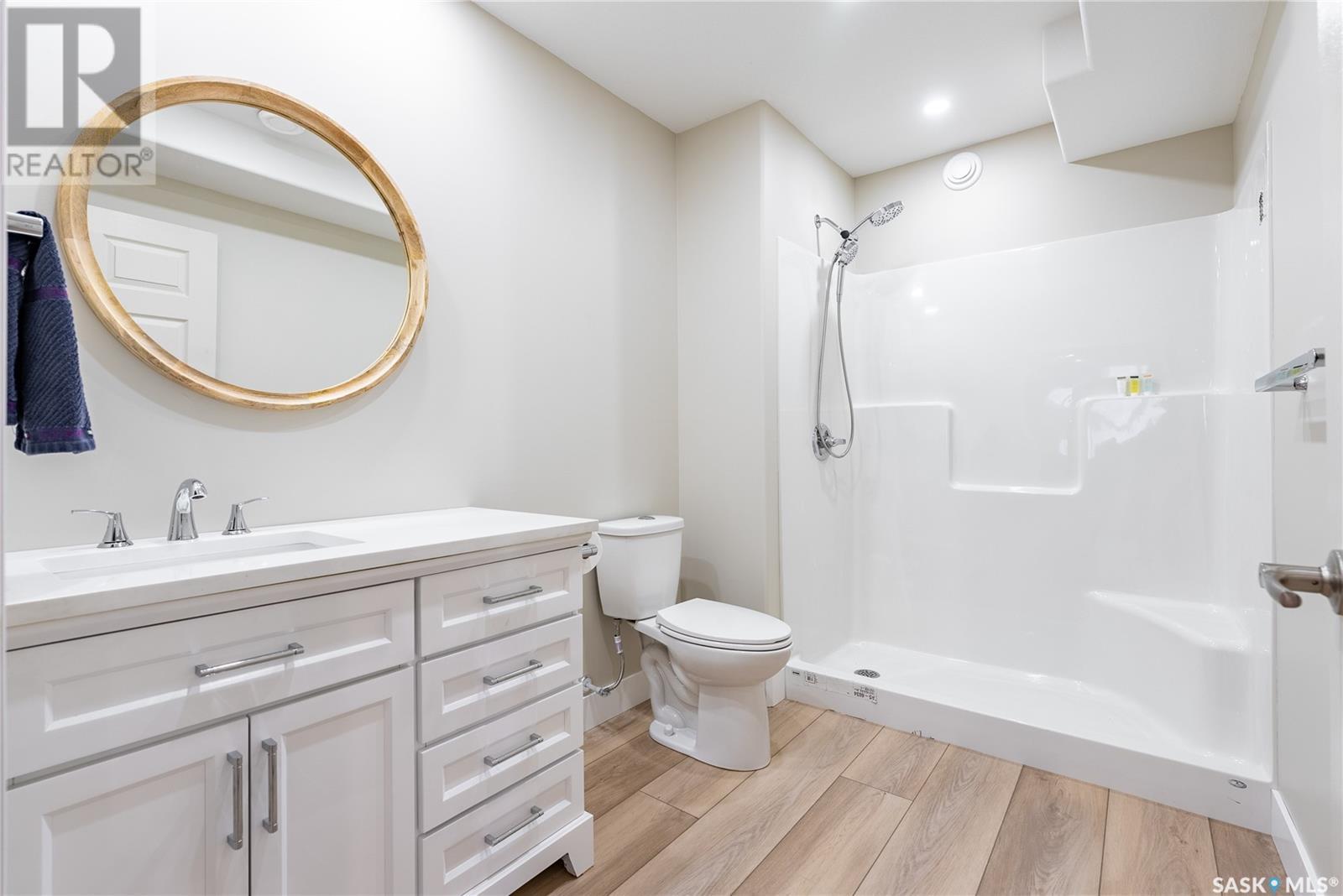 9 Loewen Court Property Photo 41