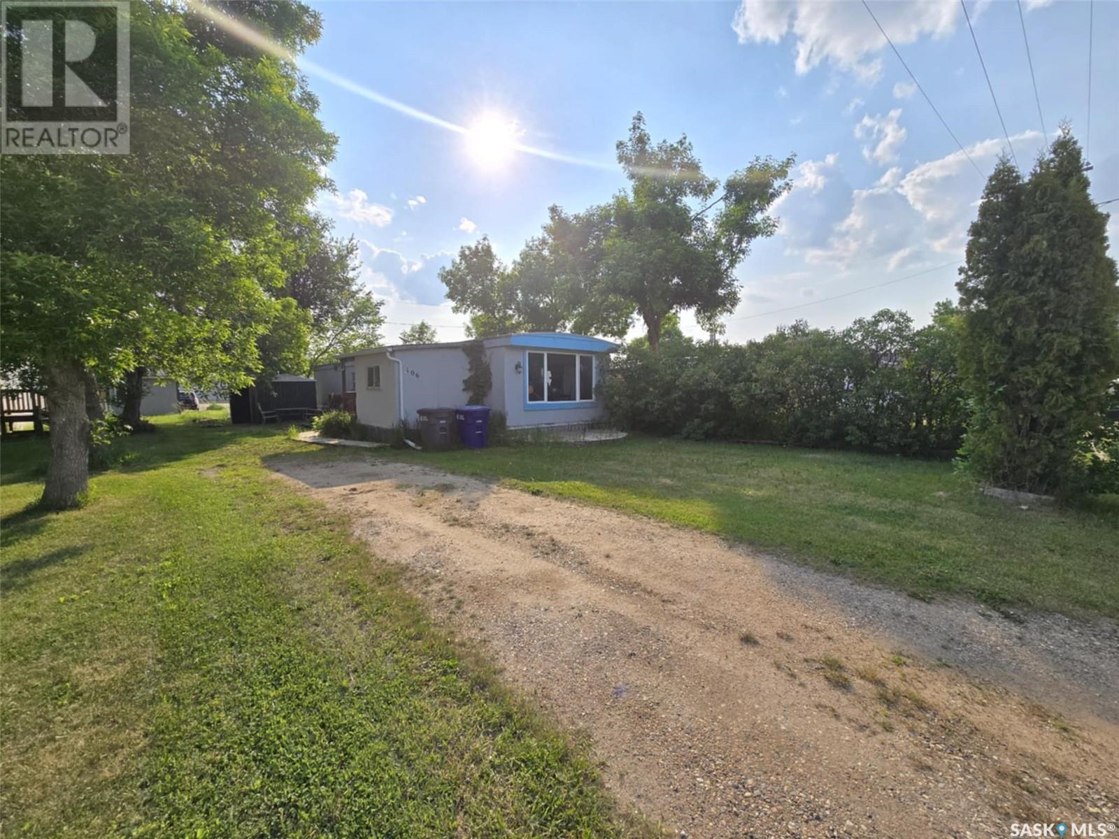 106 Larch Street Property Photo 2