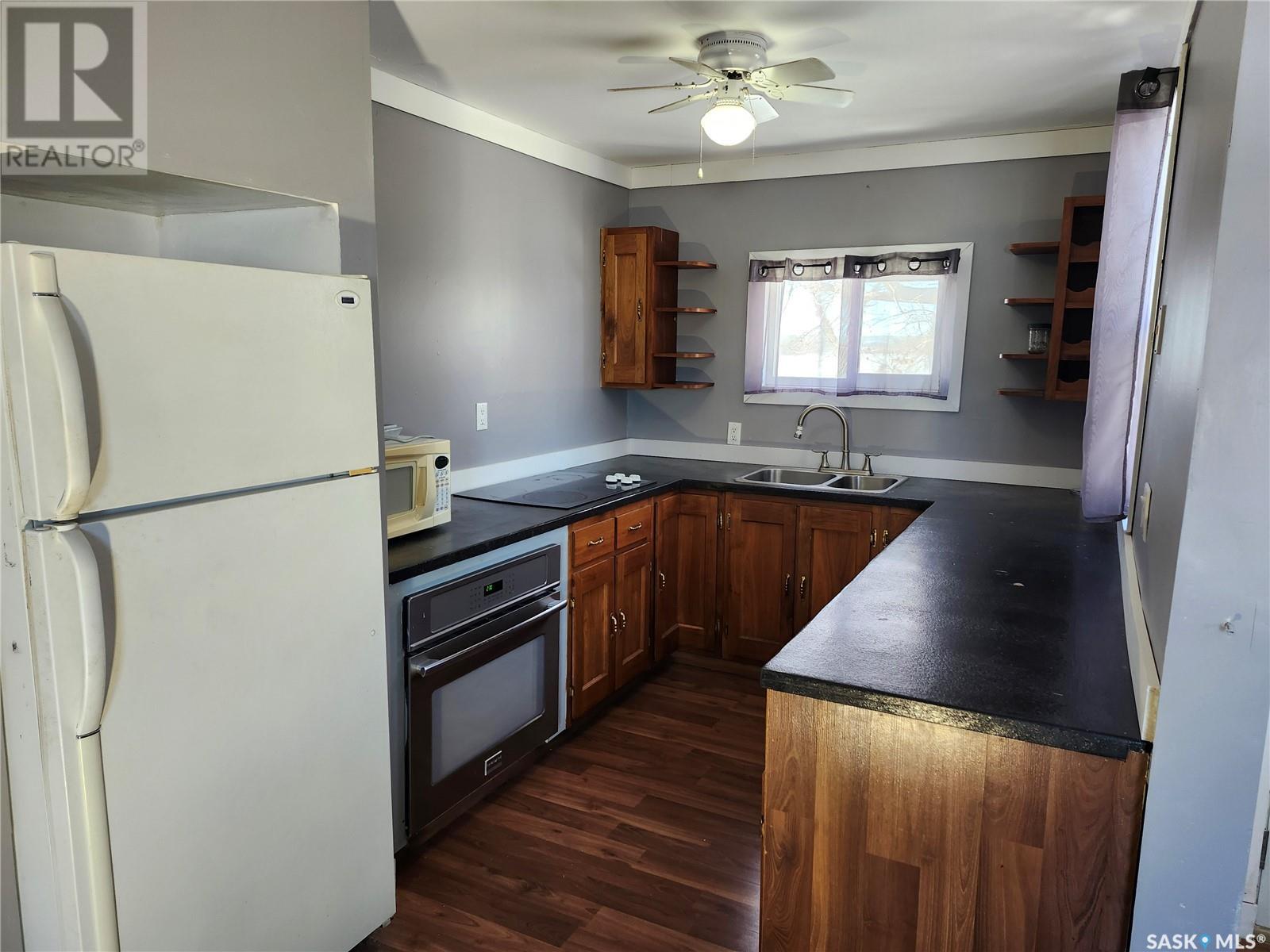 7 Park Street Property Photo 8