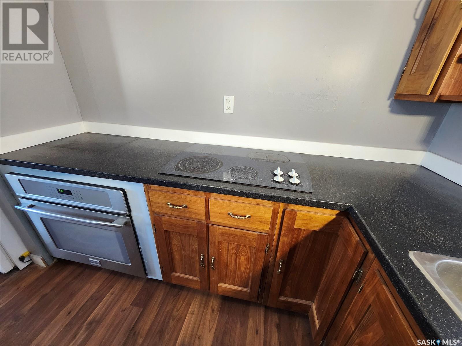 7 Park Street Property Photo 10