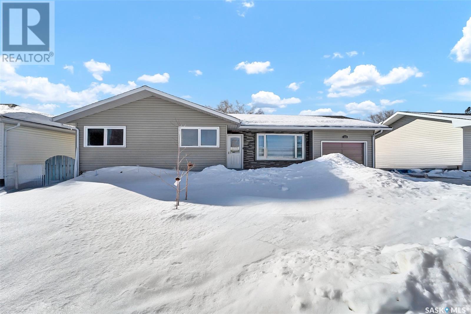 410 7th Avenue E Property Photo