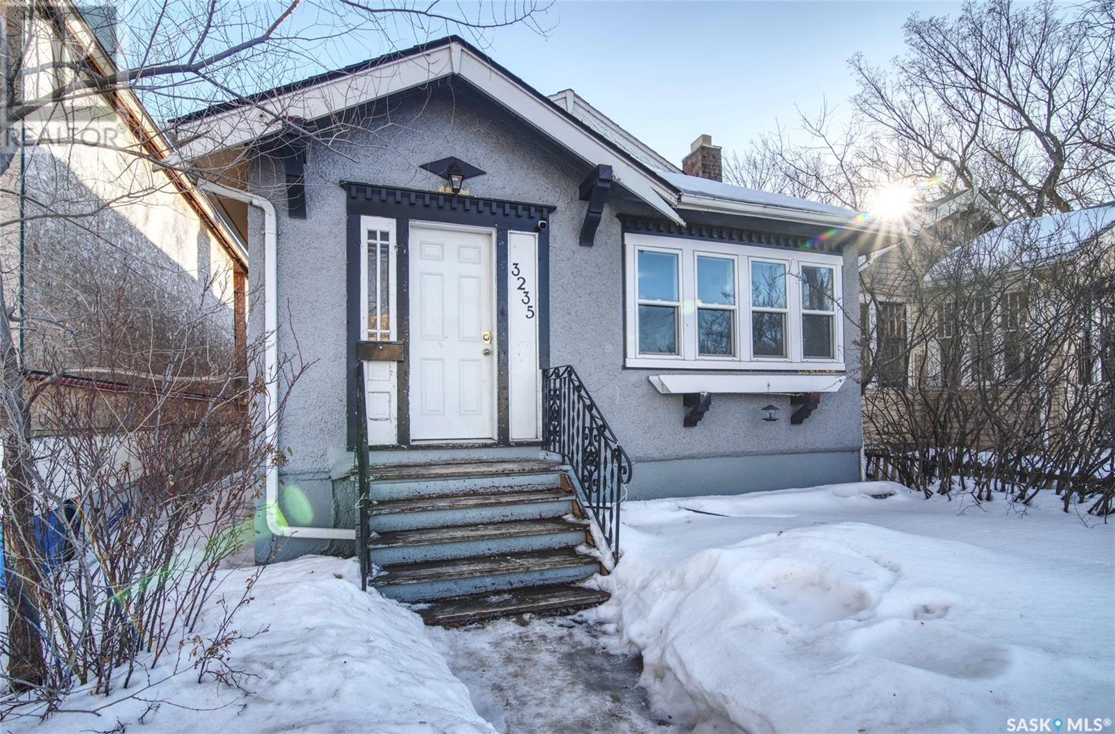 3235 Dewdney Avenue Property Photo 3