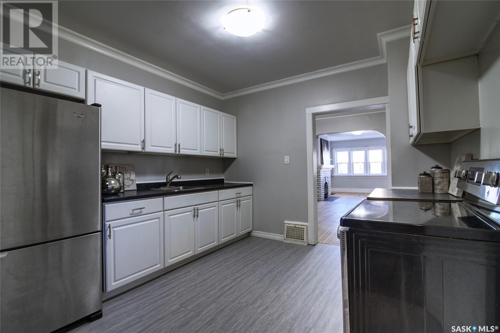 3235 Dewdney Avenue Property Photo 6